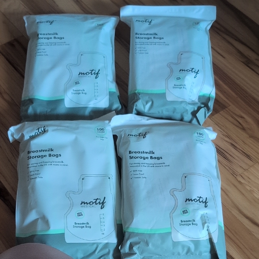 (NEW in SEALED Packaging) Motif Breastmilk Storage Bags - lot of 4